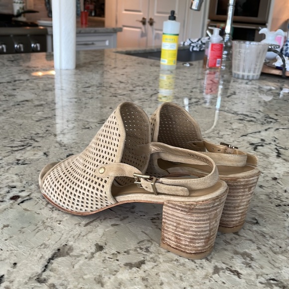 Stuart Weitzman sandal size 10 1/2 M - Picture 4 of 10